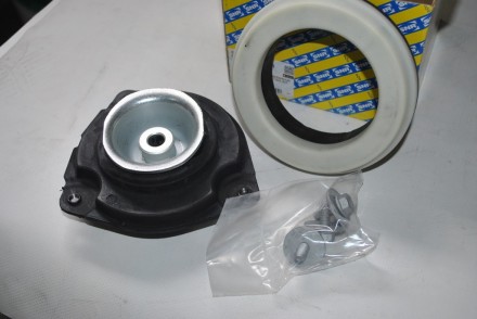 kb65546 SNR Опора амортизатора переднього