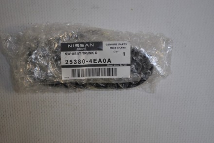 253804EA0A Nissan Кнопка відкривання дверей багажника