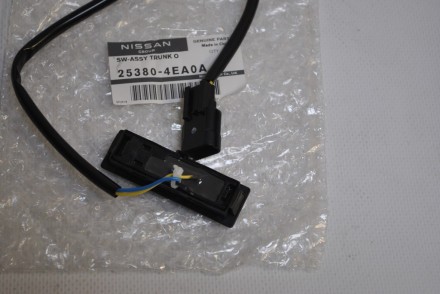 253804EA0A Nissan Кнопка відкривання дверей багажника