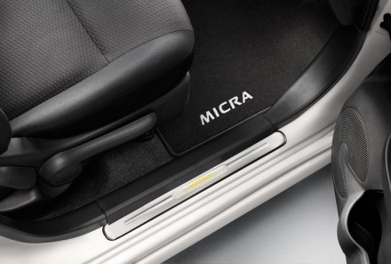 G69501HA0A Nissan Накладки на пороги с подсветкой (K13) G69501HA0A Nissan