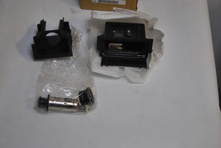 KE650CC251 Nissan Пепельница