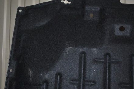 748146UA0A Nissan Захисна накладка панелі підлоги права