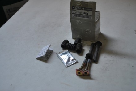 411394U125 Nissan Направляющая суппорта