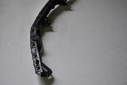 62222BA60A Nissan Кронштейн бампера переднього правий 62222BA60A Nissan