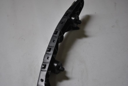 62222BA60A Nissan Кронштейн бампера переднього правий 62222BA60A Nissan