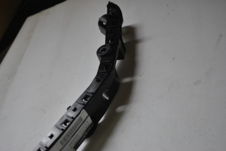 62222BA60A Nissan Кронштейн бампера переднього правий 62222BA60A Nissan