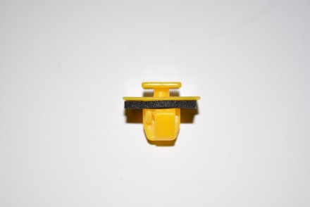 8775835000 Hyundai/Kia Кліпса кріплення молдинга порога 87758-35000 Mobis